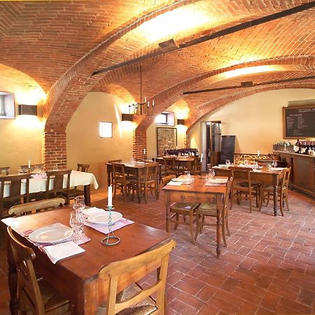 Albergo Cantine Ascheri Bra Bagian luar foto